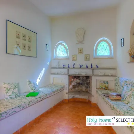 Large Garden With Private Access - Villa