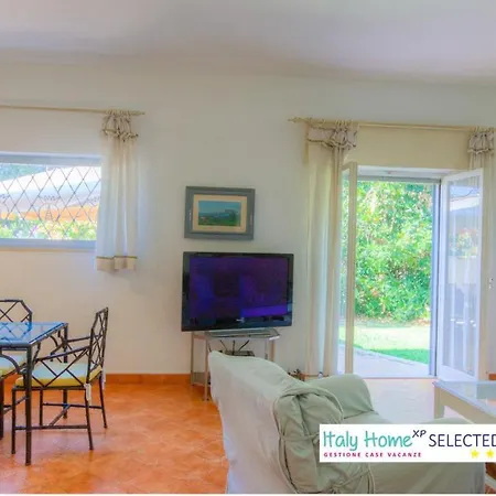 Villa Large Garden With Private Access - *