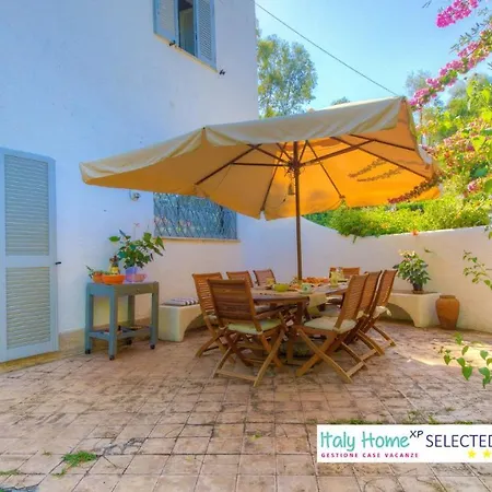 Large Garden With Private Access - Villa Formia