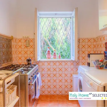Villa Large Garden With Private Access - *
