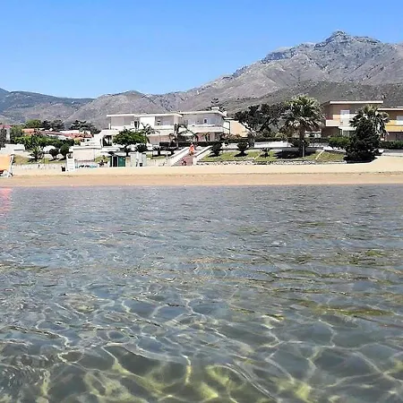 Large Garden With Private Access - * Formia
